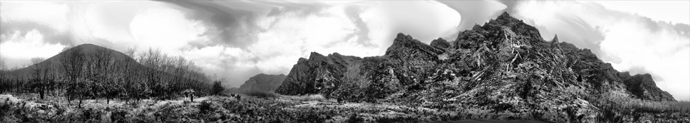 Panoramica del Vesuvio e della Valle del Gigante visti dalla Valle dell' Inferno  - 13 foto [Canon A300]