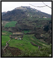 San Giorgio La Mol,ara vista dalla strada che sale a Molinara