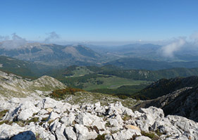 Panorama verso le Forme e (sfondo a sin.) il Monte Greco